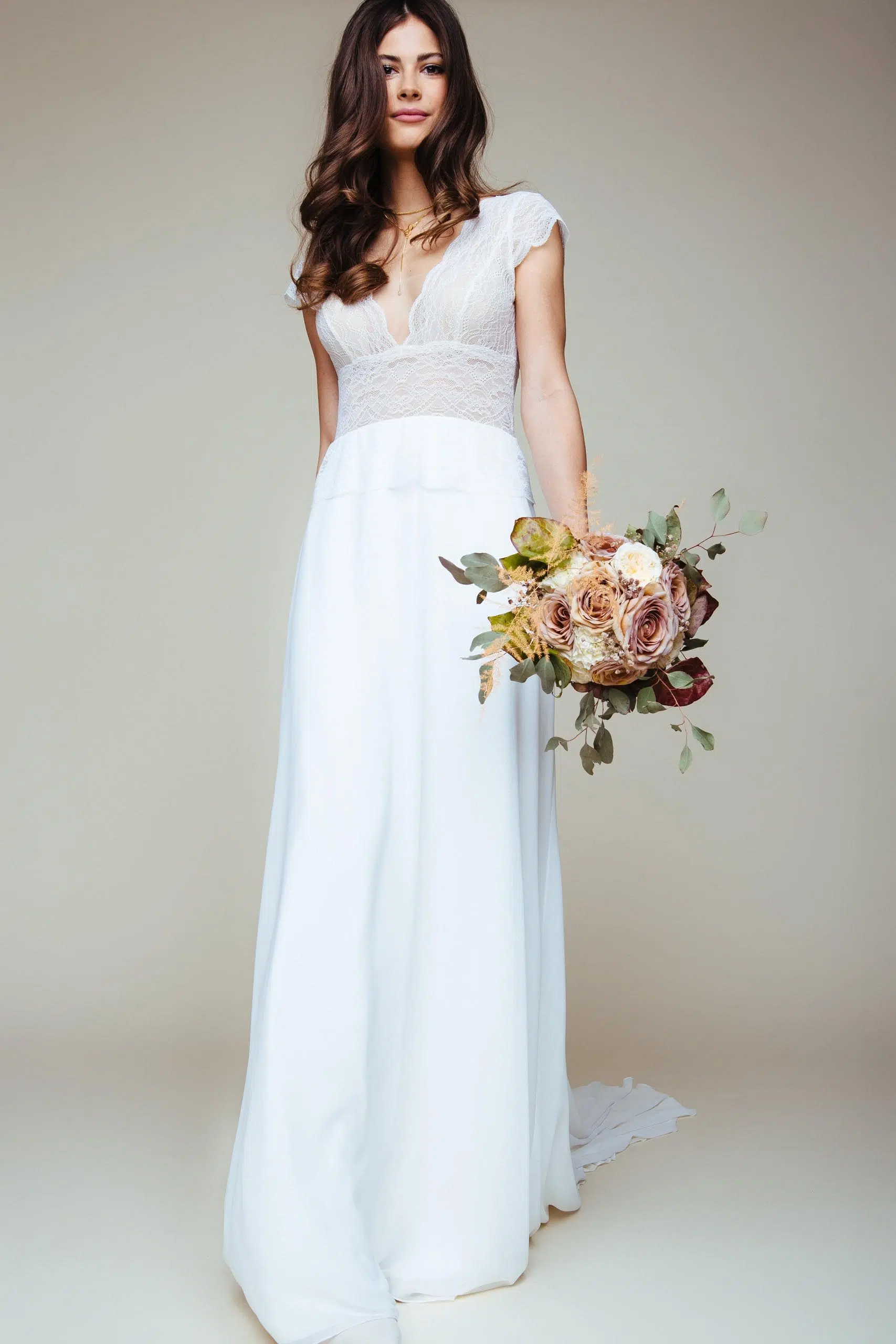 brautkleid-tiefer-ruecken-spitze-Abbey-1